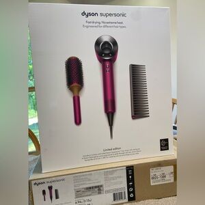 NIB Dyson Supersonic hair dryer with styling set - Limited Edition